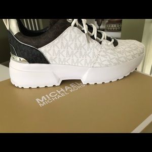 New Michael Kors sneakers size 8.5